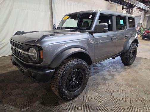 CARBONIZED GRAY METALLIC 2023 Ford Bronco Wildtrak
