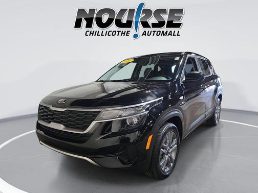 Cherry Black 2021 Kia Seltos LX