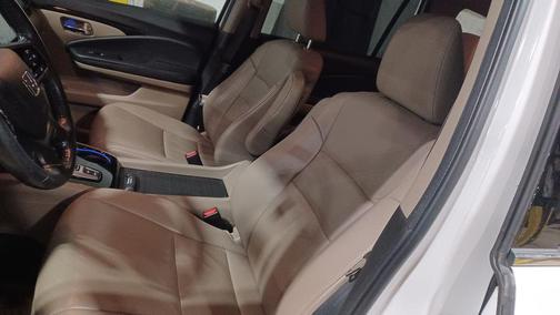 2022 Honda Pilot Touring 8-Passenger