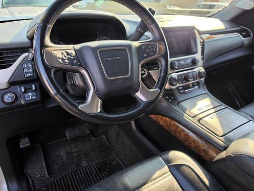 White Diamond Tricoat 2015 GMC Yukon Denali