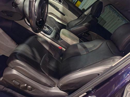 Deep Chroma Blue 2023 Kia Carnival LX