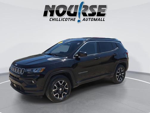 Diamond Black Crystal Pearlcoat 2022 Jeep Compass Latitude
