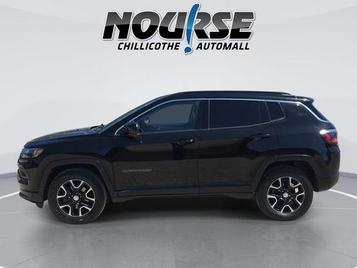 Diamond Black Crystal Pearlcoat 2022 Jeep Compass Latitude