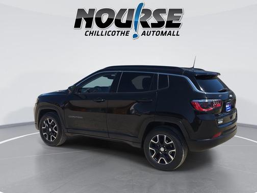 Diamond Black Crystal Pearlcoat 2022 Jeep Compass Latitude