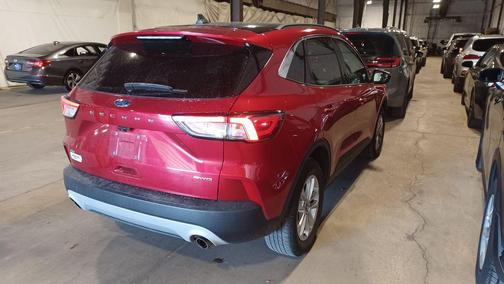 2020 Ford Escape SE