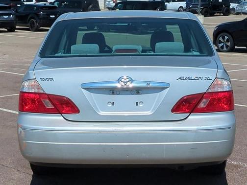 2004 Toyota Avalon XL