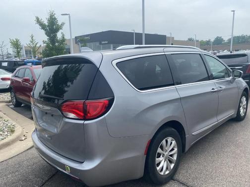 2018 Chrysler Pacifica Touring-L