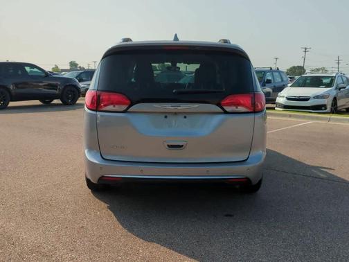 2018 Chrysler Pacifica Touring-L