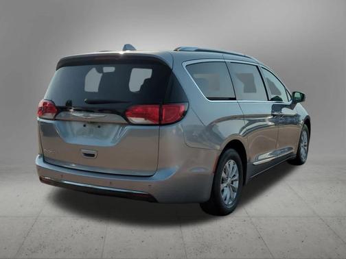 2018 Chrysler Pacifica Touring-L