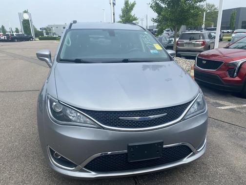 2018 Chrysler Pacifica Touring-L