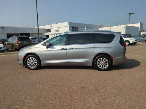 2018 Chrysler Pacifica Touring-L