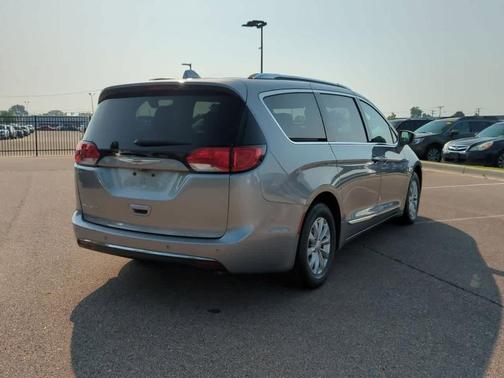 2018 Chrysler Pacifica Touring-L