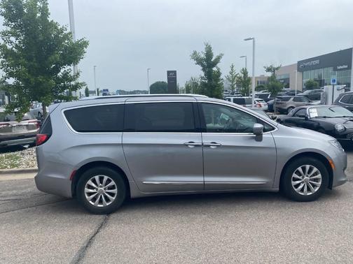 2018 Chrysler Pacifica Touring-L