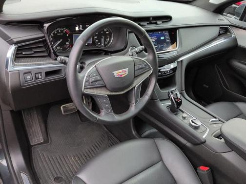 2023 Cadillac XT5 Sport