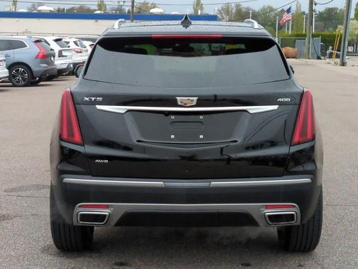 2022 Cadillac XT5 Premium Luxury