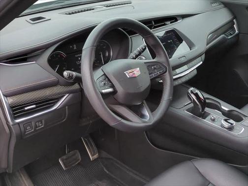 2022 Cadillac XT4 Sport