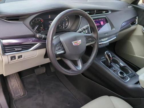 2022 Cadillac XT4 Luxury