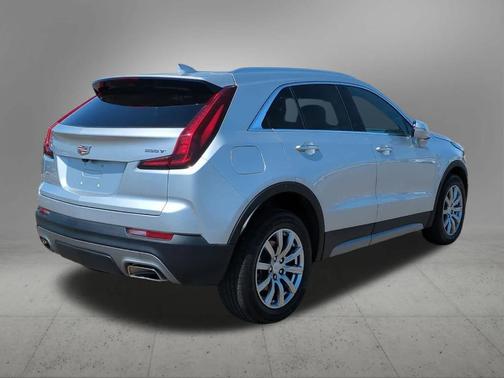 2022 Cadillac XT4 Premium Luxury