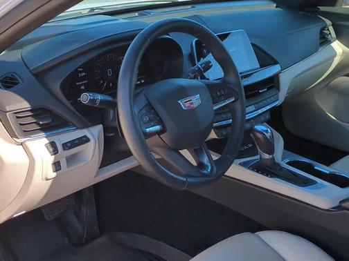 2022 Cadillac CT4 Premium Luxury