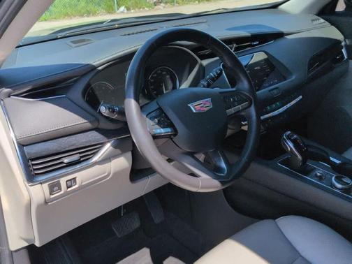 Stellar Black Metallic 2023 Cadillac XT4 Premium Luxury