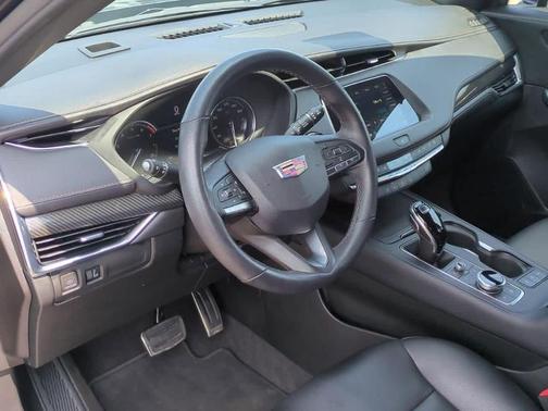 2022 Cadillac XT4 Sport