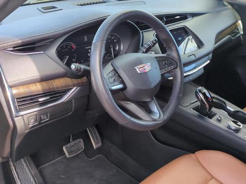 2023 Cadillac XT4 Sport