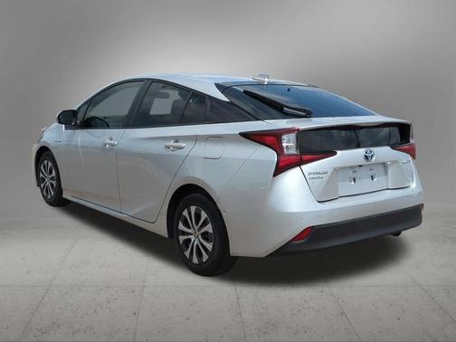 2021 Toyota Prius LE