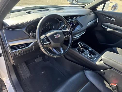 Crystal White Tri-Coat 2020 Cadillac XT4 Premium Luxury