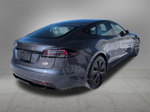 2022 Tesla Model S Plaid