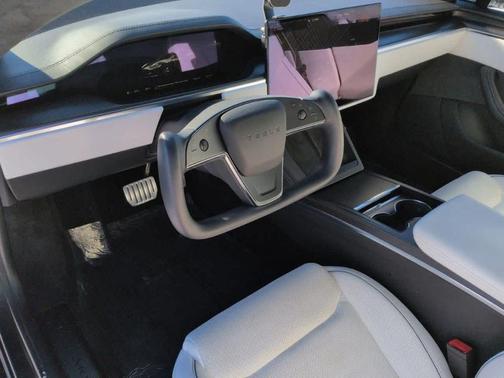 2022 Tesla Model S Plaid