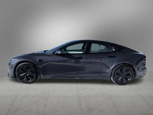 2022 Tesla Model S Plaid