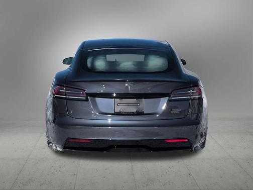 2022 Tesla Model S Plaid