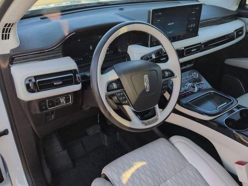 2023 Lincoln Nautilus Black Label