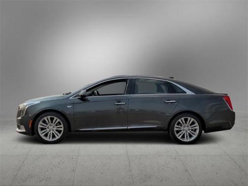 Photo 3 of 38 of 2018 Cadillac XTS Luxury