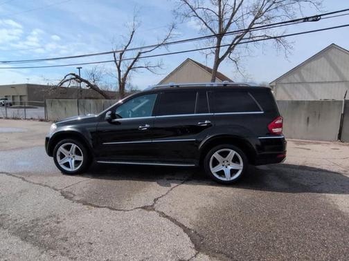 2011 Mercedes-Benz GL-Class GL 550 4MATIC