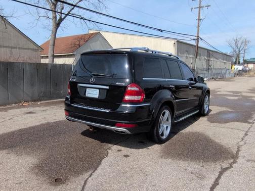 2011 Mercedes-Benz GL-Class GL 550 4MATIC