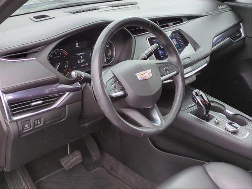2022 Cadillac XT4 Luxury