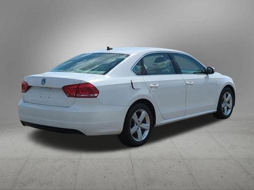 2012 Volkswagen Passat 2.5 SE
