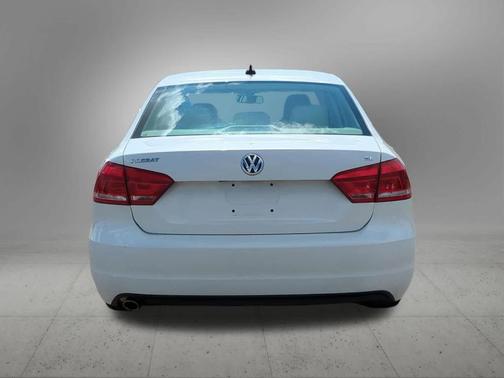 2012 Volkswagen Passat 2.5 SE