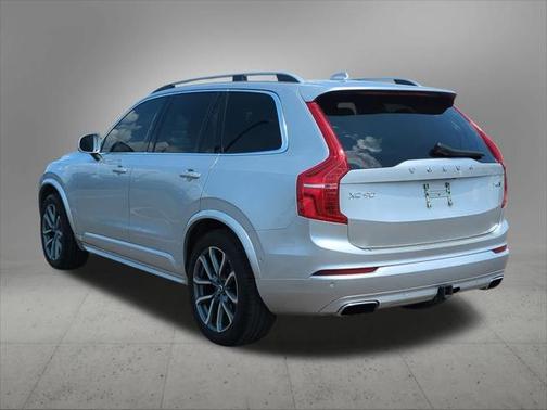 2019 Volvo XC90 T6 Momentum