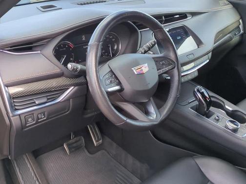 2023 Cadillac XT4 Sport