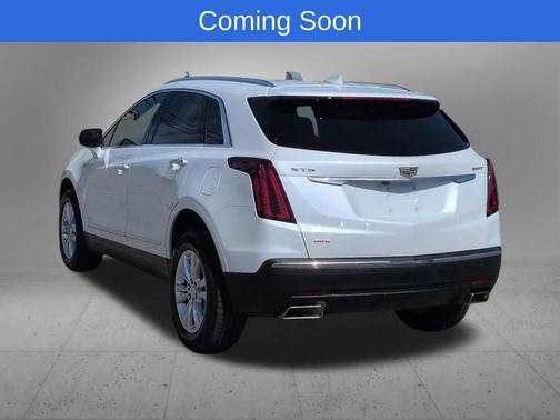Crystal White Tri-Coat 2023 Cadillac XT5 Luxury