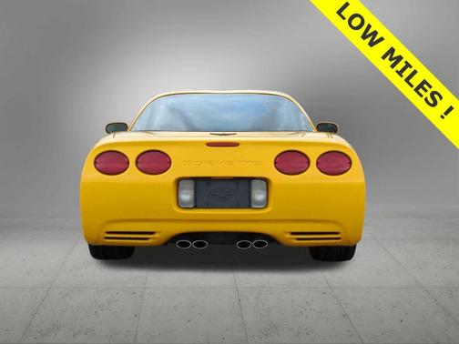 2004 Chevrolet Corvette Base