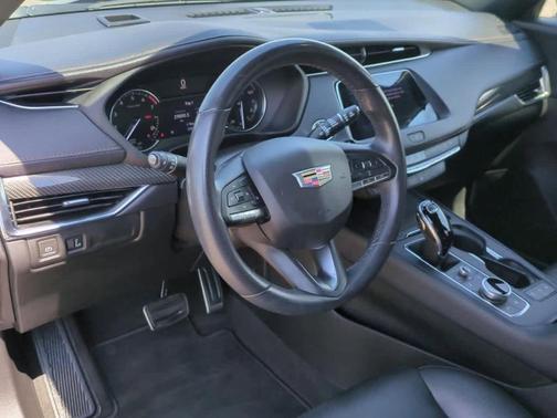 2022 Cadillac XT4 Sport