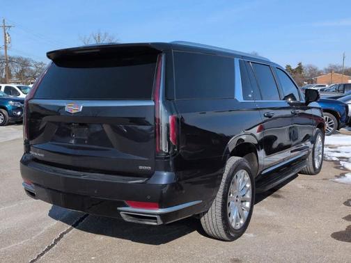2022 Cadillac Escalade ESV Premium Luxury