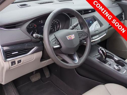 2023 Cadillac XT4 Premium Luxury