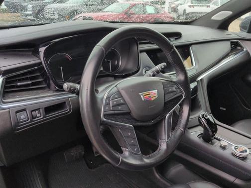 2022 Cadillac XT5 Premium Luxury