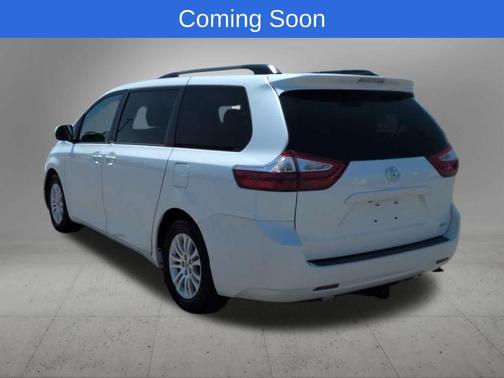 Blizzard Pearl 2015 Toyota Sienna XLE