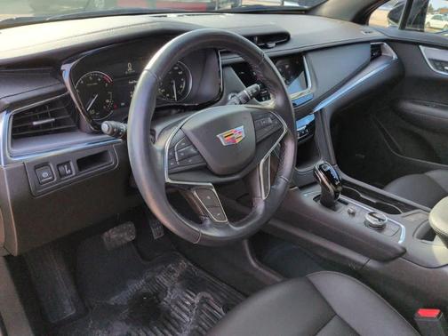 2023 Cadillac XT5 Luxury