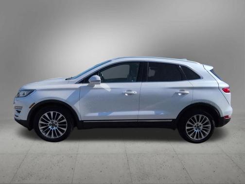 White Platinum Tri-Coat Metallic 2017 Lincoln MKC Reserve